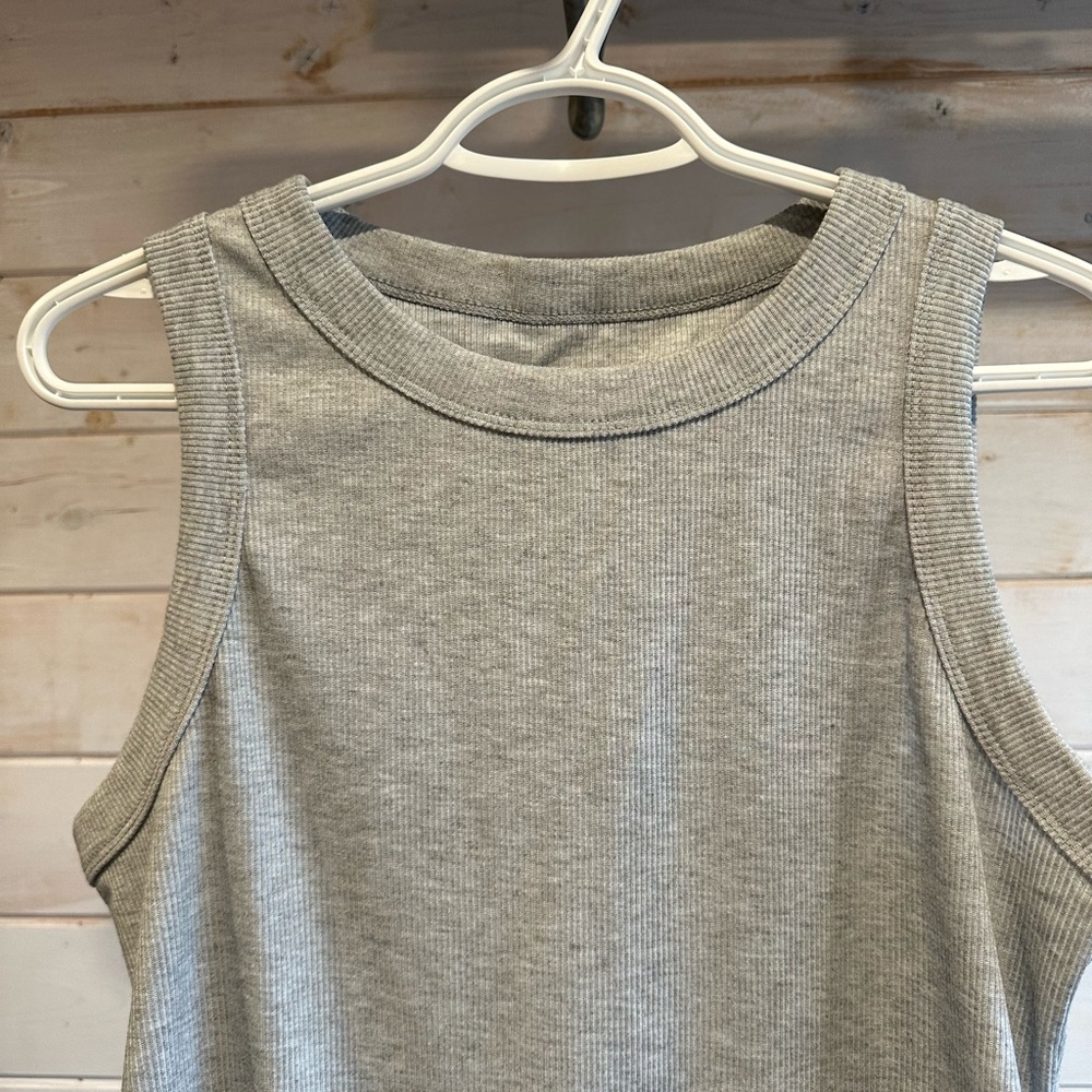Grey Ribbed Sleeveless Tank Top - Picture 2 of 5